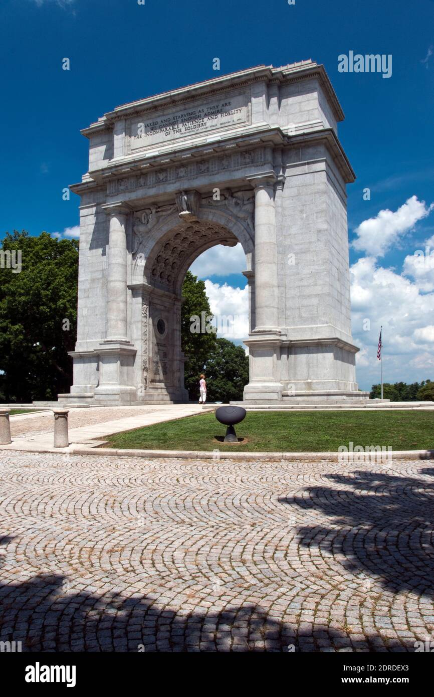 Le NAT. Memorial Arch dédiée aux officiers et soldats de l'Armée continentale 1777-1778" au parc historique national de Valley Forge, Pennsylvanie. Banque D'Images