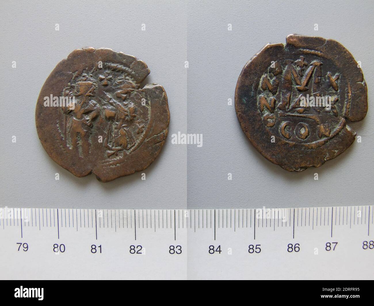 Menthe Constantinople Piece De Constantinople 629 30 Cuivre 12 92 G 6 00 35 Mm Fabrique A Constantinople Byzantin 7e Siecle Apres J C Numismatique Photo Stock Alamy