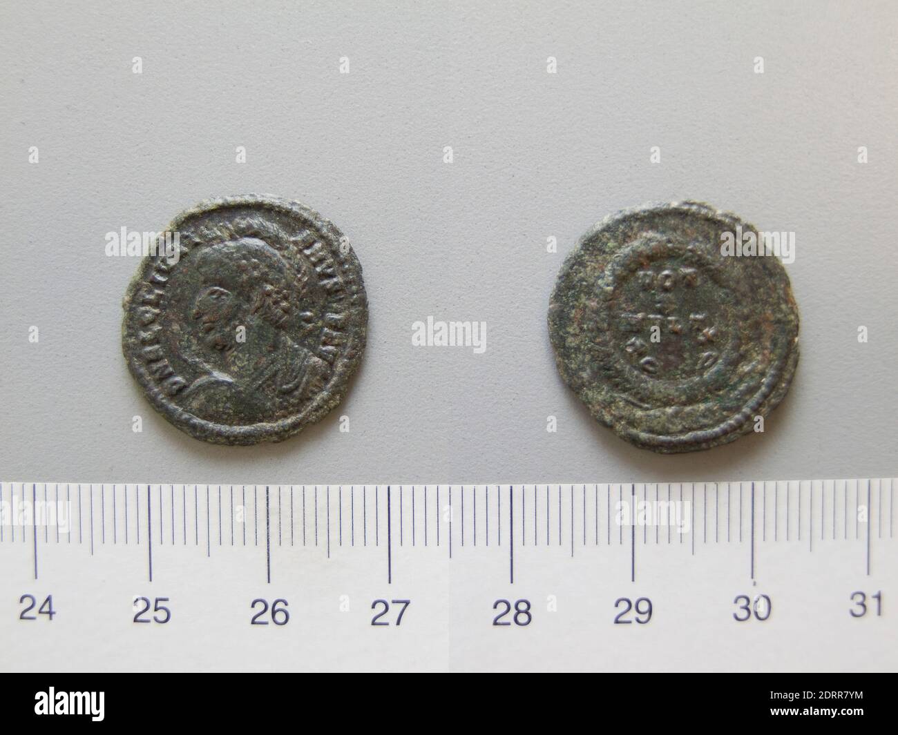 Règle: Constantius Gallus, César 351-354, 1 Nummus de Constantius Gallus, César 351 354, 351–54, bronze Argentifère, 3.09 g, 8:00, 21 mm, fabriqué en Empire romain, romain, 4e siècle, numismatique Banque D'Images