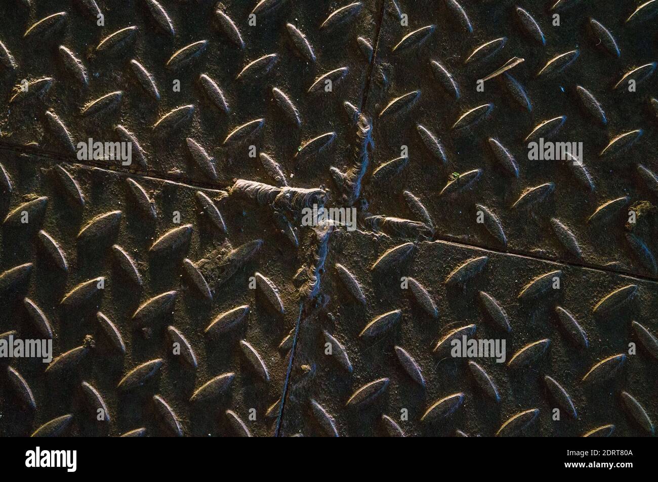 souder les feuilles anti-dérapants noires avec un motif de feuille (goutte d'eau) (CTK photo/Libor Sojka) Banque D'Images