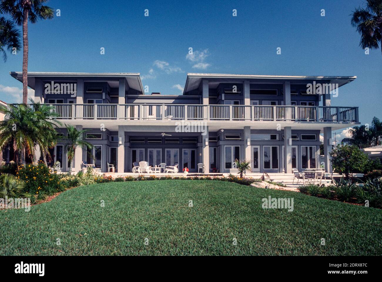 Maison de luxe et arrière-cour, Floride, États-Unis Banque D'Images