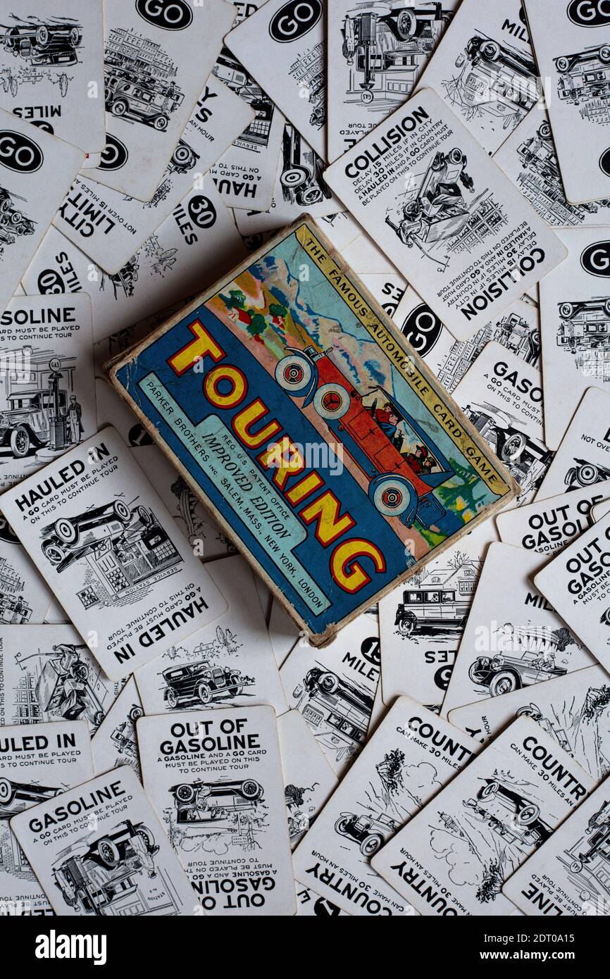 'Touring', un jeu de cartes spécialisé conçu par William Janson Roche et breveté par Parker Brothers en 1925. Les 1937 variantes de carte sont illustrées. Banque D'Images