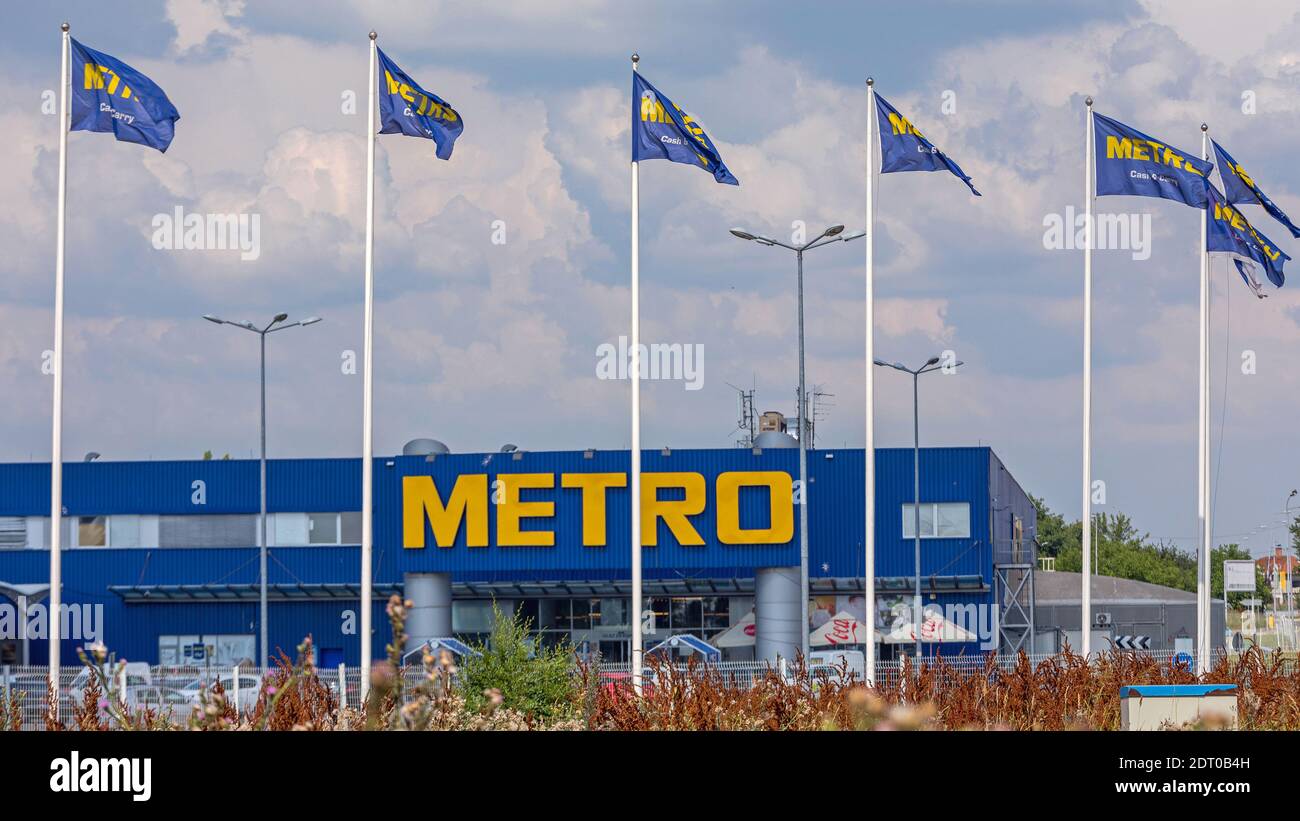 Belgrade, Serbie - 6 juin 2018: Centre commercial Big Metro Cash and Carry à Belgrade, Serbie. Banque D'Images