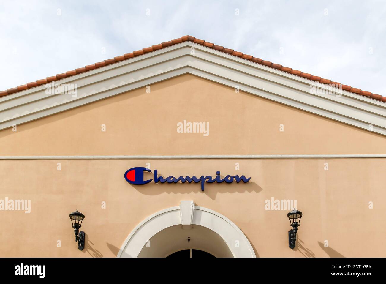 Orlando, Floride, États-Unis- 5 février 2020 : enseigne de magasin champion sur le bâtiment. Banque D'Images