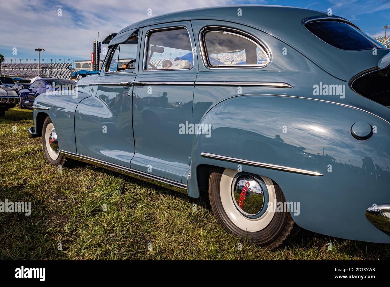 Daytona Beach, FL - 27 novembre 2020 : berline Dodge Custom D24 1946 à un salon de voiture local. Banque D'Images