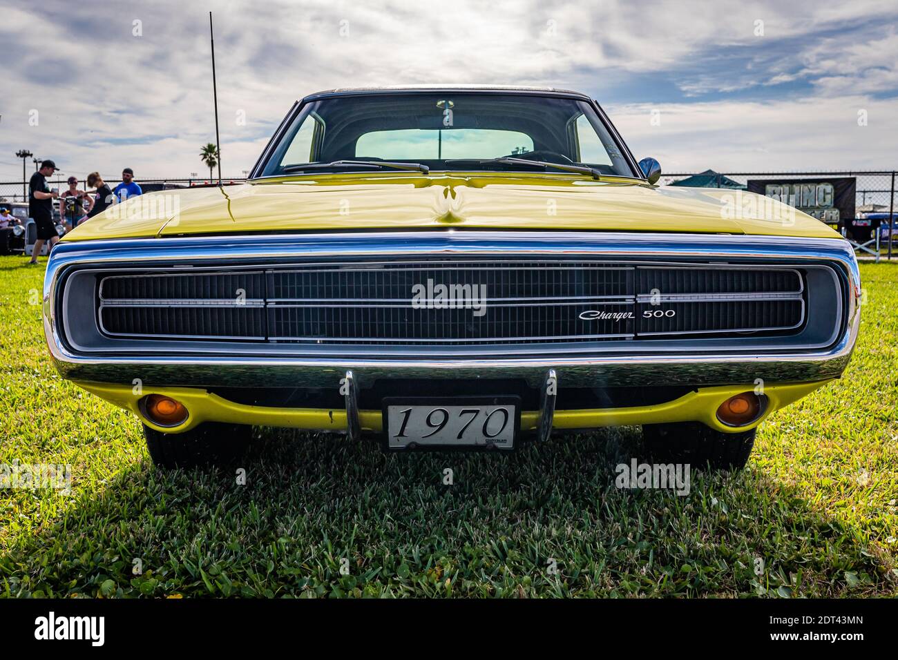 Daytona Beach, FL - 27 novembre 2020: 1970 Dodge Charger 500 fastback hardtop à un salon de voiture local. Banque D'Images