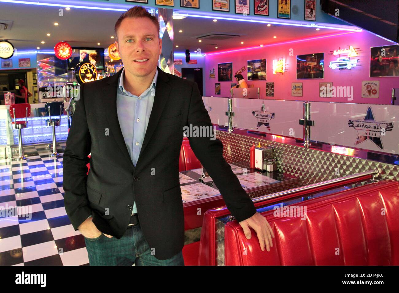 Rodolphe Wallgren, fondateur et PDG de la chaîne de franchise de restaurants Memphis Coffee, un concept inspiré des dîners américains des années 50, pose dans l'un de ses restaurants à Nîmes, dans le sud de la France, le 14 janvier 2014. Wallgren sera invité à l'émission de la chaîne de télévision française M6, « Patron Incognito », à l'antenne le 29 janvier. Photo de Pascal Parrot/ABACAPRESS.COM Banque D'Images