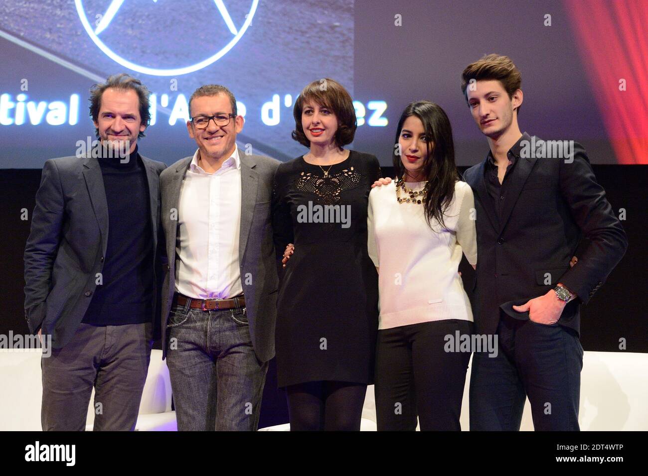 Le jury 2014, Stephane de Groodt, Dany Boon, Valerie Bonneton, Leila Bekhti et Pierre Niney lors de la cérémonie de clôture du 17e Festival du film de Comedy de l'Alpe d'Huez en France, le 18 janvier 2014. Photo de Nicolas Briquet/ABACAPRESS.COM Banque D'Images