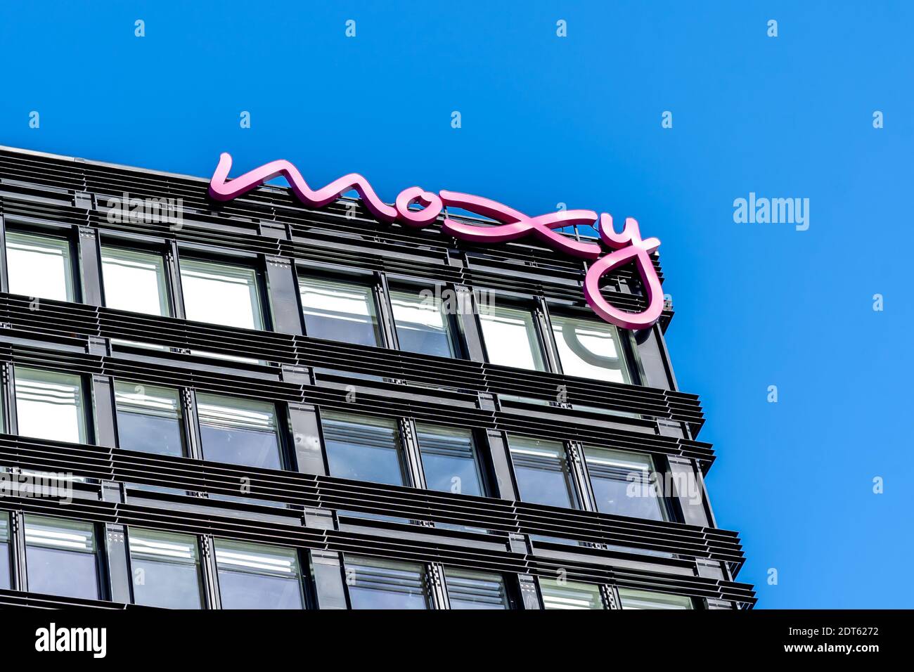 Washington, DC, USA- 12 janvier 2020 : signe de l'hôtel Moxy sur le bâtiment à Washington, DC, USA. Banque D'Images Washington, DC, USA- 12 janvier 2020 : signe de l'hôtel Moxy sur le bâtiment à Washington, DC, USA. Banque D'Images