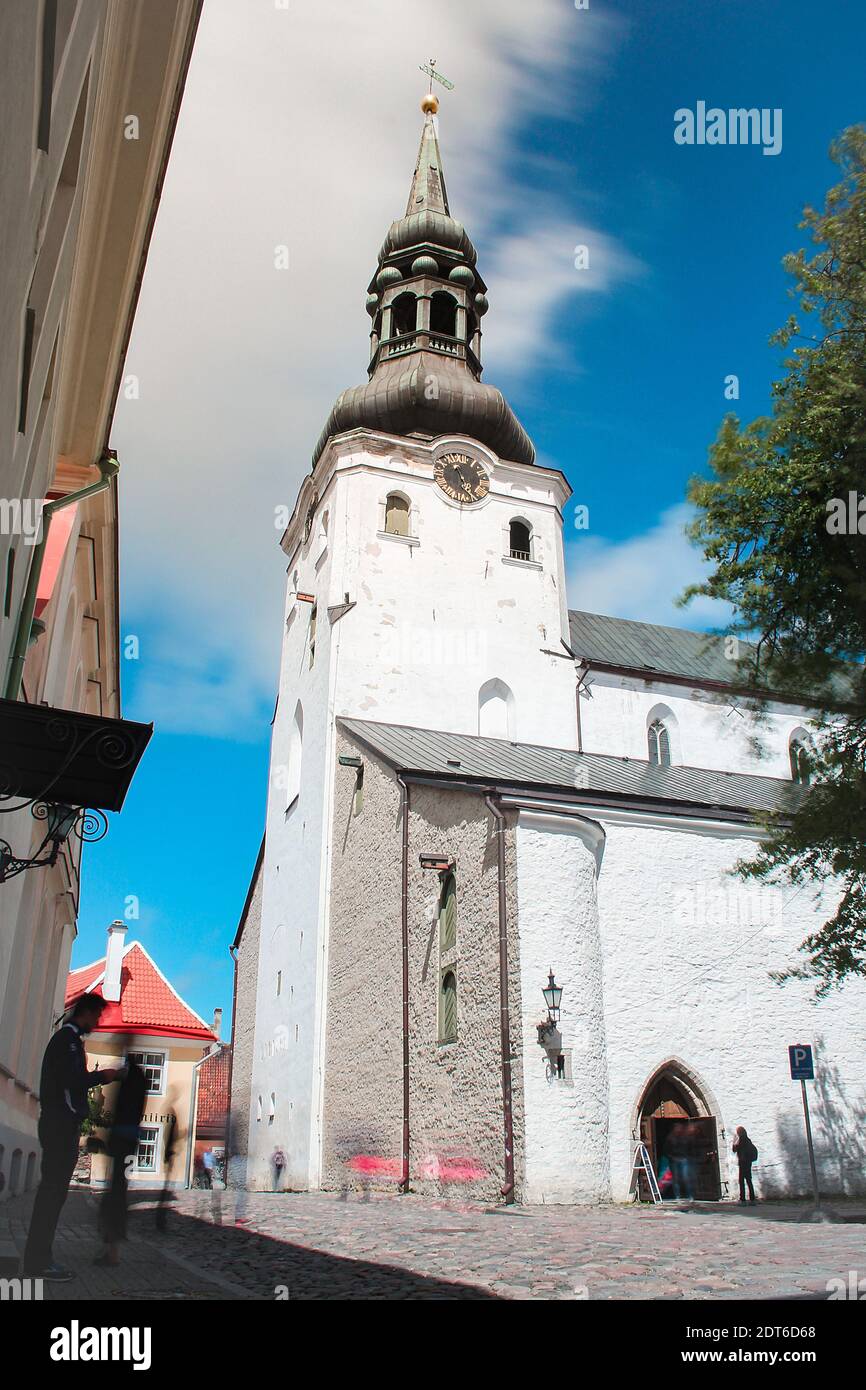 L'Église du Saint-Esprit dans le centre historique de Tallinn, Estonie. Banque D'Images