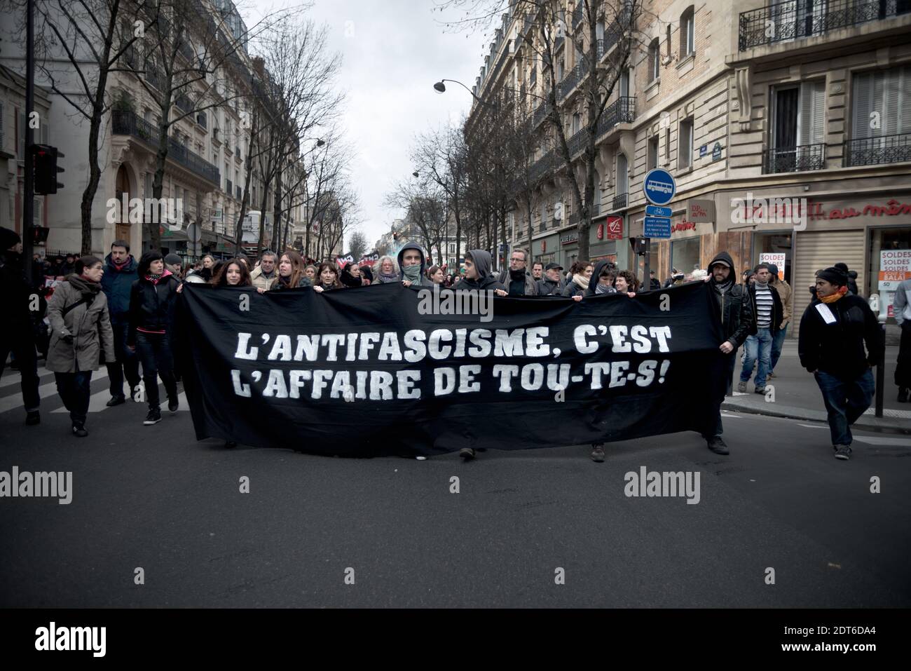 À l'initiative du collectif la Horde, une manifestation antifasciste a eu lieu dans le 18ème arrondissement de Paris (nord). Paris, France, le 9 février 2014. Photo de Nicolas Messyasz/ABACAPRESS.COM Banque D'Images