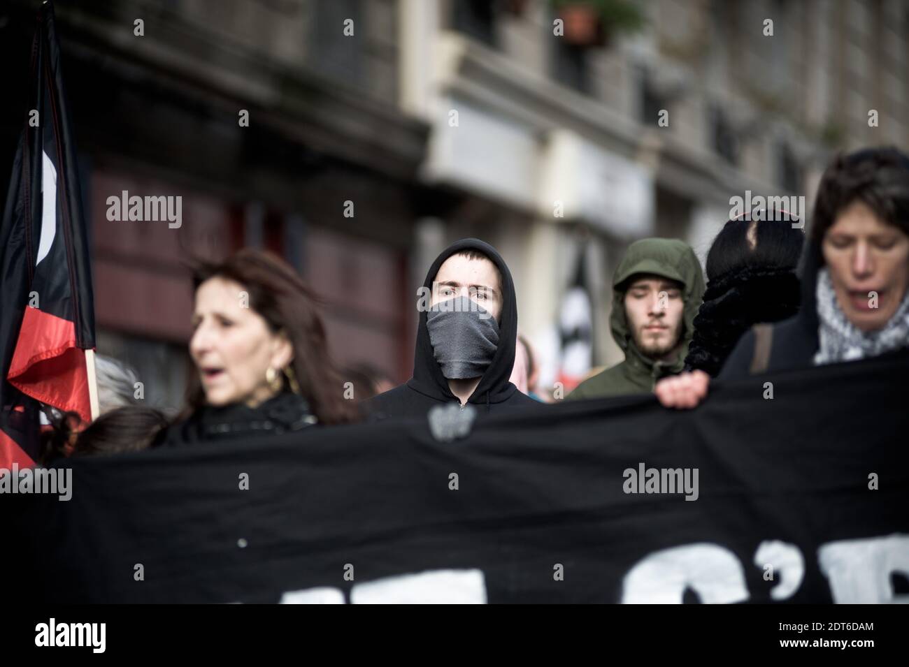 À l'initiative du collectif la Horde, une manifestation antifasciste a eu lieu dans le 18ème arrondissement de Paris (nord). Paris, France, le 9 février 2014. Photo de Nicolas Messyasz/ABACAPRESS.COM Banque D'Images