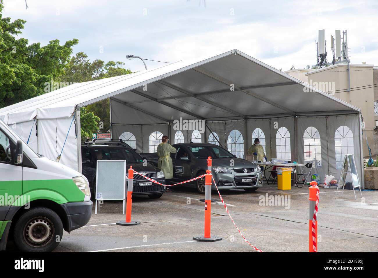 Sydney, Australie. Mardi 22 décembre 2020, les rues sont calmes à Avalon à la suite de l'épidémie de Covid 19 au RSL local et au club de bowling, la plupart des résidents ont été testés et les files d'attente dans les centres d'essais sont courtes, le gouvernement de Nouvelle-Galles du Sud a placé la zone des plages du nord de Sydney en confinement jusqu'à minuit le 23 décembre, Sydney, Australie crédit : martin Berry/Alay Live News Banque D'Images