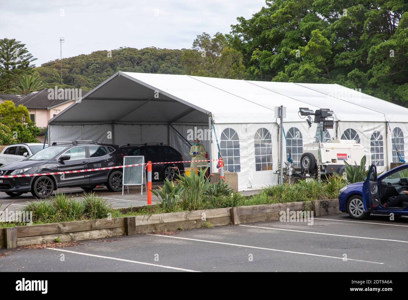 Sydney, Australie. Mardi 22 décembre 2020, les rues sont calmes à Avalon à la suite de l'épidémie de Covid 19 au RSL local et au club de bowling, la plupart des résidents ont été testés et les files d'attente dans les centres d'essais sont courtes, le gouvernement de Nouvelle-Galles du Sud a placé la zone des plages du nord de Sydney en confinement jusqu'à minuit le 23 décembre, Sydney, Australie crédit : martin Berry/Alay Live News Banque D'Images