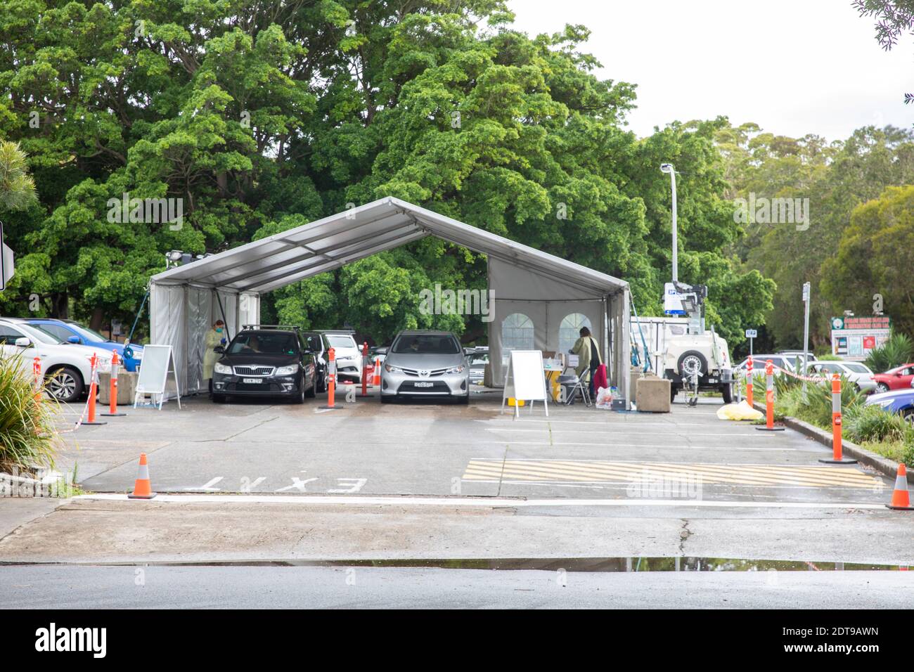 Sydney, Australie. Mardi 22 décembre 2020, les rues sont calmes à Avalon à la suite de l'épidémie de Covid 19 au RSL local et au club de bowling, la plupart des résidents ont été testés et les files d'attente dans les centres d'essais sont courtes, le gouvernement de Nouvelle-Galles du Sud a placé la zone des plages du nord de Sydney en confinement jusqu'à minuit le 23 décembre, Sydney, Australie crédit : martin Berry/Alay Live News Banque D'Images