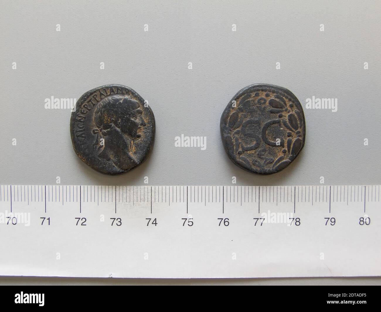 Chef: Trajan, empereur de Rome, A.D. 53–117, dirigé 98–117, menthe: Antioche, Dupondius de Trajan, empereur de Rome d'Antioche, 98–117, cuivre, 13.55 g, 12:00, 25.2 mm, fait en Antioche, Séleucis et Pieria, romain, 2ème siècle, numismatique Banque D'Images