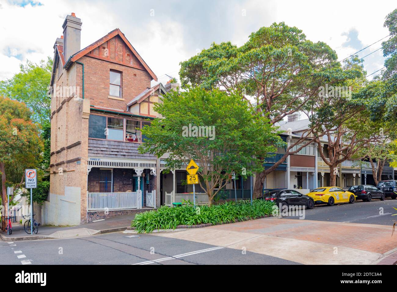 Une rangée de terrasses de style federation Queen Anne dans la banlieue intérieure de Sydney, à Darlinghurst, Nouvelle-Galles du Sud, en Australie, construites entre 1900 et 1901 Banque D'Images