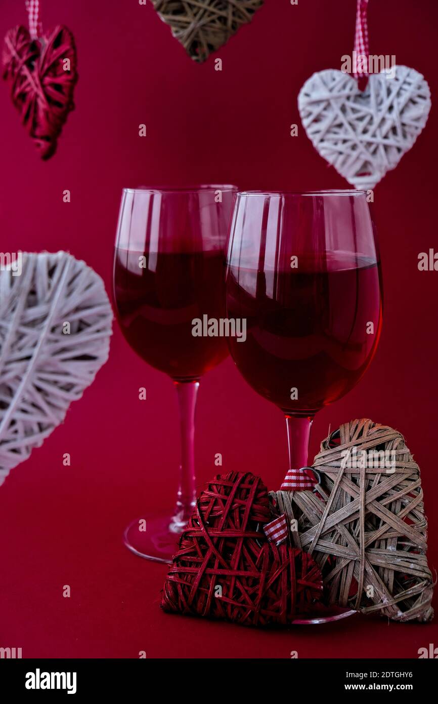 AMAVEL Set De 2 Verres à Vin Avec Gravure Personnalisée Prénoms, Idée