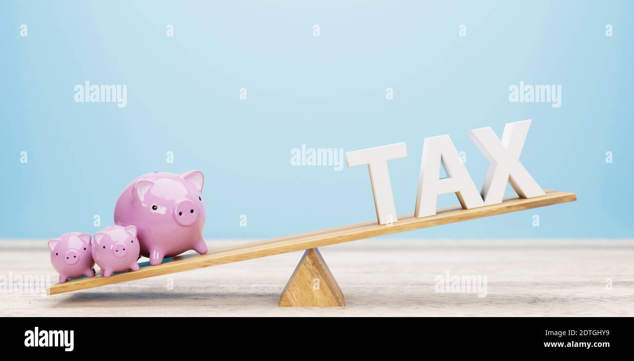 La banque de porc et la lettre d'impôt sur la seesaw. illustration 3d Banque D'Images