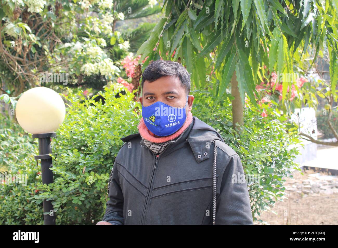 Masque facial à l'abri des virus et à protéger. Banque D'Images