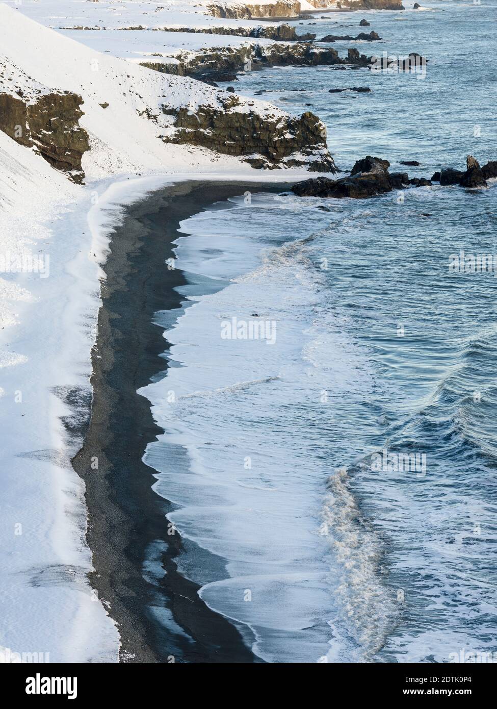 Laekjavik, côte près de Lon en hiver. Paysage dans les fjords de l'est de l'Islande entre Hoefn et Djupivogur. europe, Europe du Nord, islande, f Banque D'Images