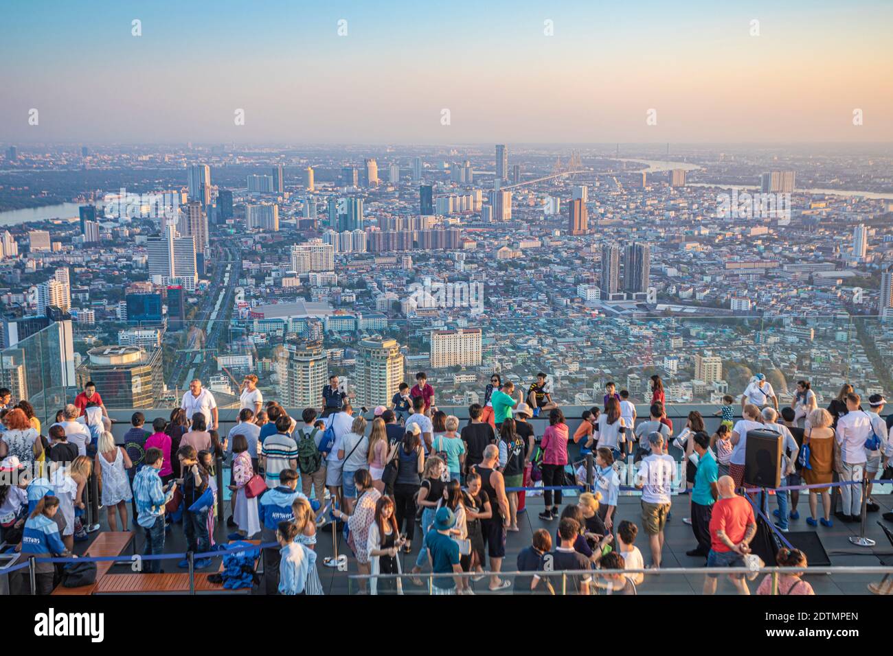 Thaïlande, ville de Bangkok, Panorama du centre-ville, terrasse du bâtiment MahaNakhom Banque D'Images