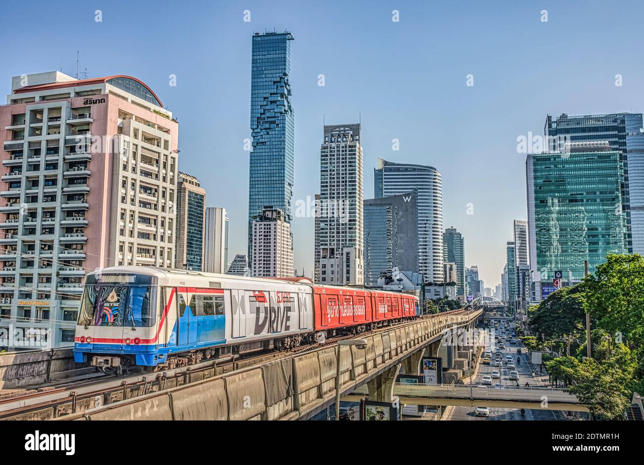 Thaïlande, Bangkok City, centre-ville, quartier de Sathon, MahaNakhon Skyscraper, transport en hauteur Banque D'Images