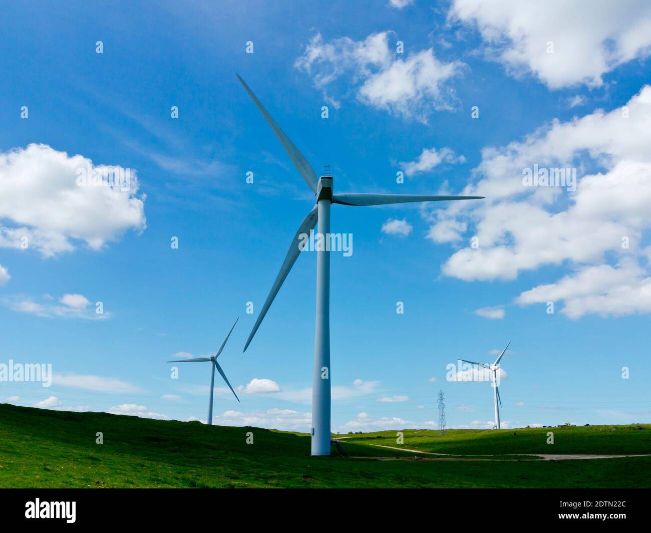 Senvion MM82/2050 éoliennes à Carsington Pature, dans le Derbyshire Dales, Angleterre, Royaume-Uni. Banque D'Images