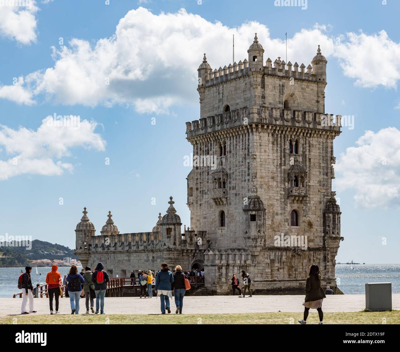 Lisbonne, Portugal - 12 mai 2018 : tour historique Torre de Belem sur les rives du Tejo à Lisbonne, Portugal Banque D'Images