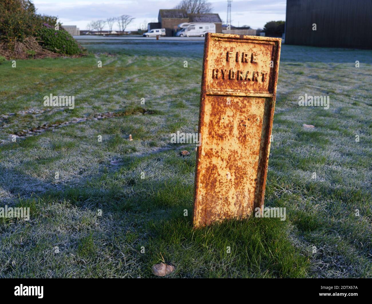 Panneau incendie sur l'ancien terrain d'aviation de la Seconde Guerre mondiale à Jurby, île de Man Banque D'Images