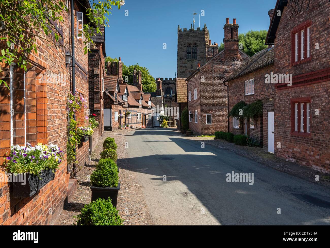 Village de Great Budworth en été, Great Budworth, Cheshire, Angleterre, Royaume-Uni Banque D'Images