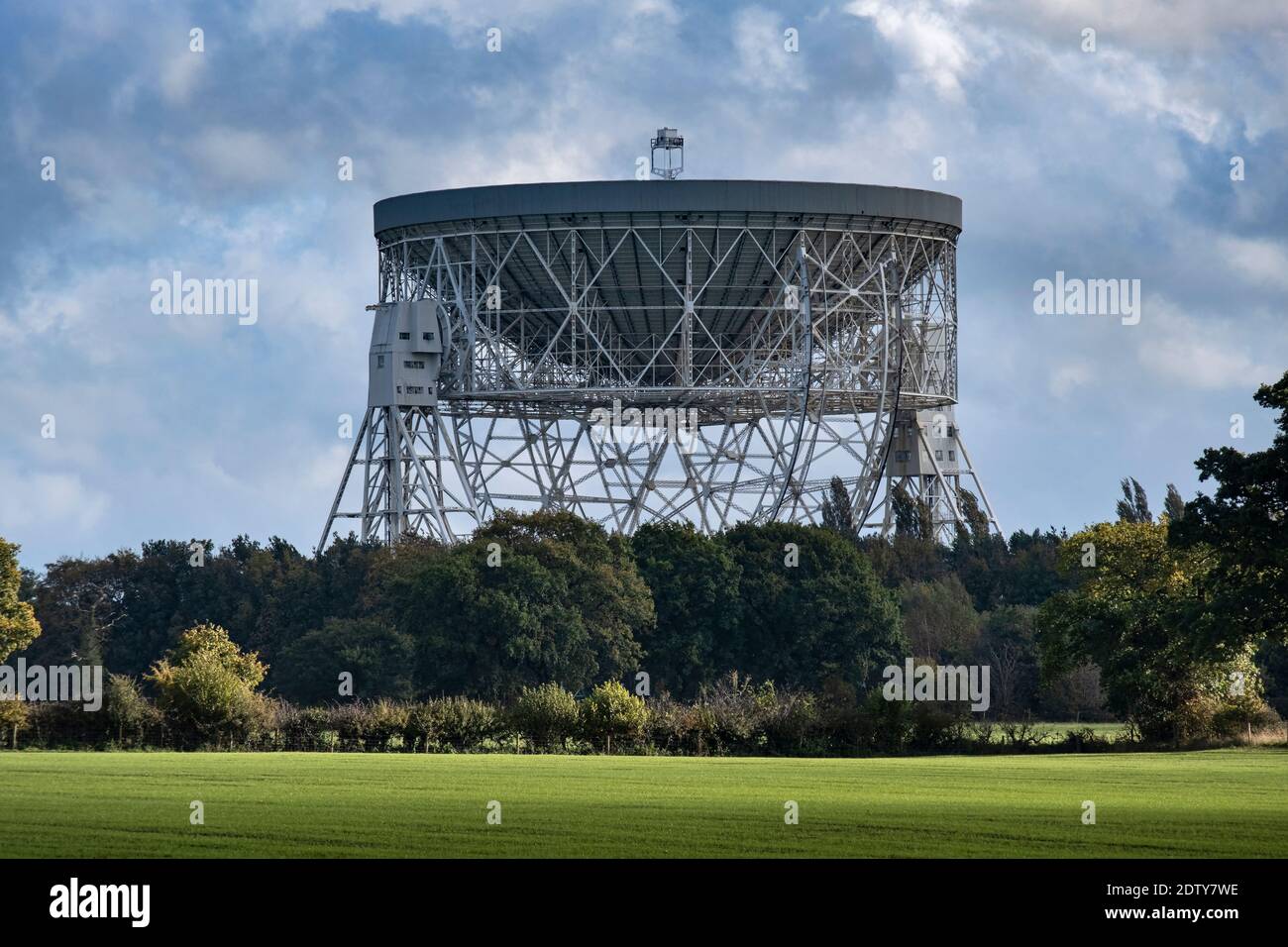 Jodrell Bank radio Telescope, près de Homes Chapel, Cheshire, Angleterre, Royaume-Uni Banque D'Images