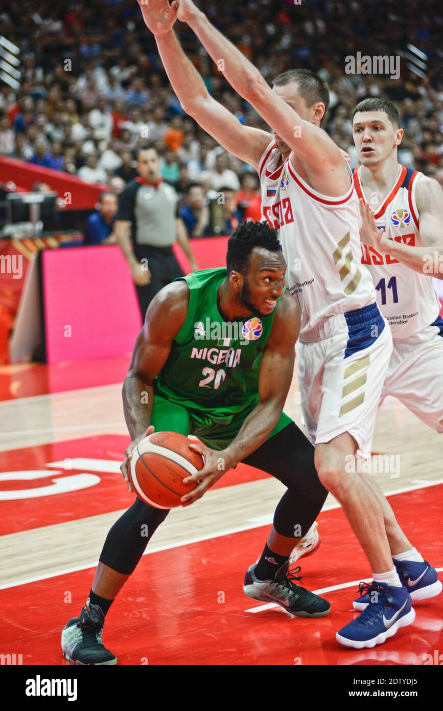 Josh Okogie (Nigéria) jouer contre la Russie. Coupe du Monde de Basket-ball  de la FIBA, Chine 2019. Premier tour Photo Stock - Alamy