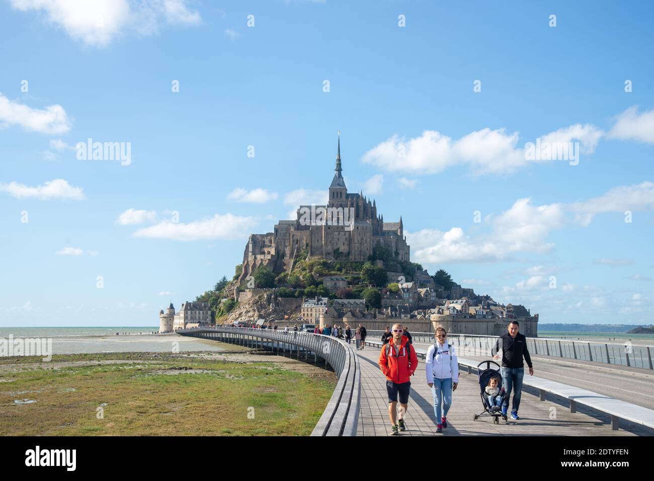 Vue sur le Mont-Saint-Michel historique en Bretagne, France Banque D'Images