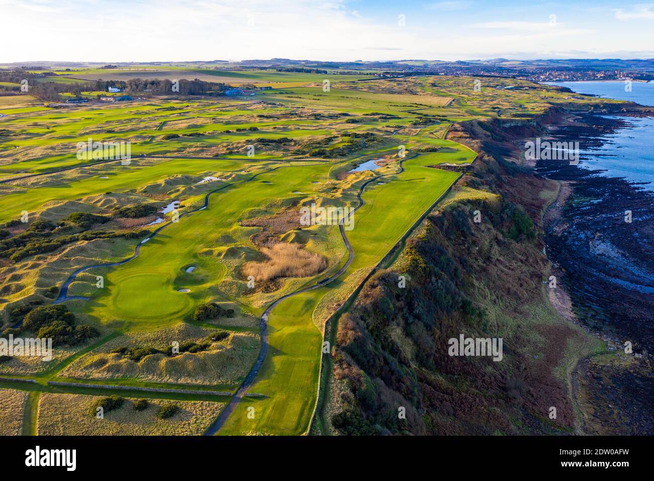 Vue aérienne du parcours de golf Fairmont St Andrews Links à l'extérieur de St Andrews à Fife, en Écosse, au Royaume-Uni Banque D'Images