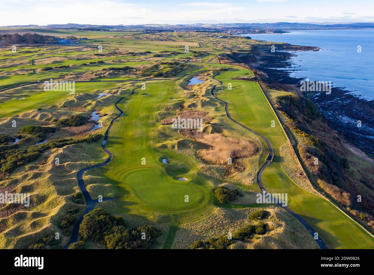 Vue aérienne du parcours de golf Fairmont St Andrews Links à l'extérieur de St Andrews à Fife, en Écosse, au Royaume-Uni Banque D'Images