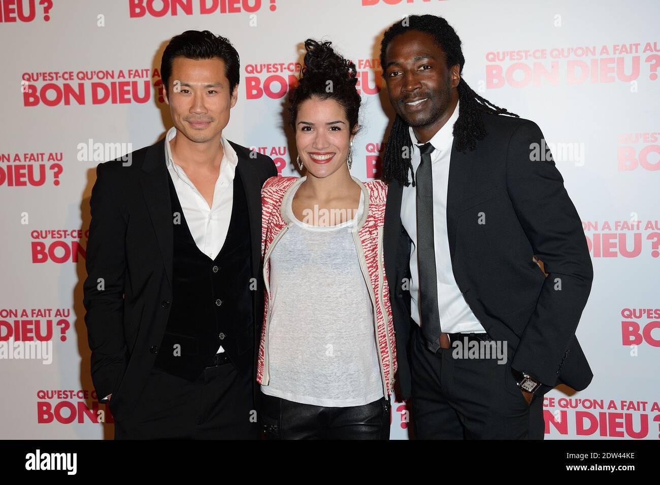 Frédéric Chau, Sabrina Ouazani et Noom Diawara assistant à la première de 'Qu'est-ce qu'on a fait au bon Dieu' qui s'est tenue au Grand Rex à Paris le 10 avril 2014. Photo de Nicolas Briquet/ABACAPRESS.COM Banque D'Images