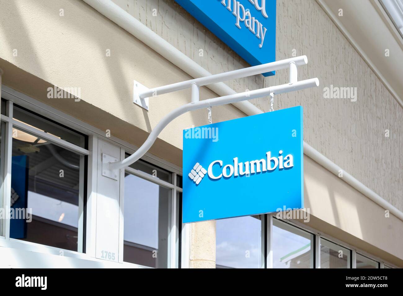 Orlando, Floride, États-Unis- 24 février 2020 : enseigne suspendue du magasin Columbia Sportswear à Orlando, Floride, États-Unis Banque D'Images