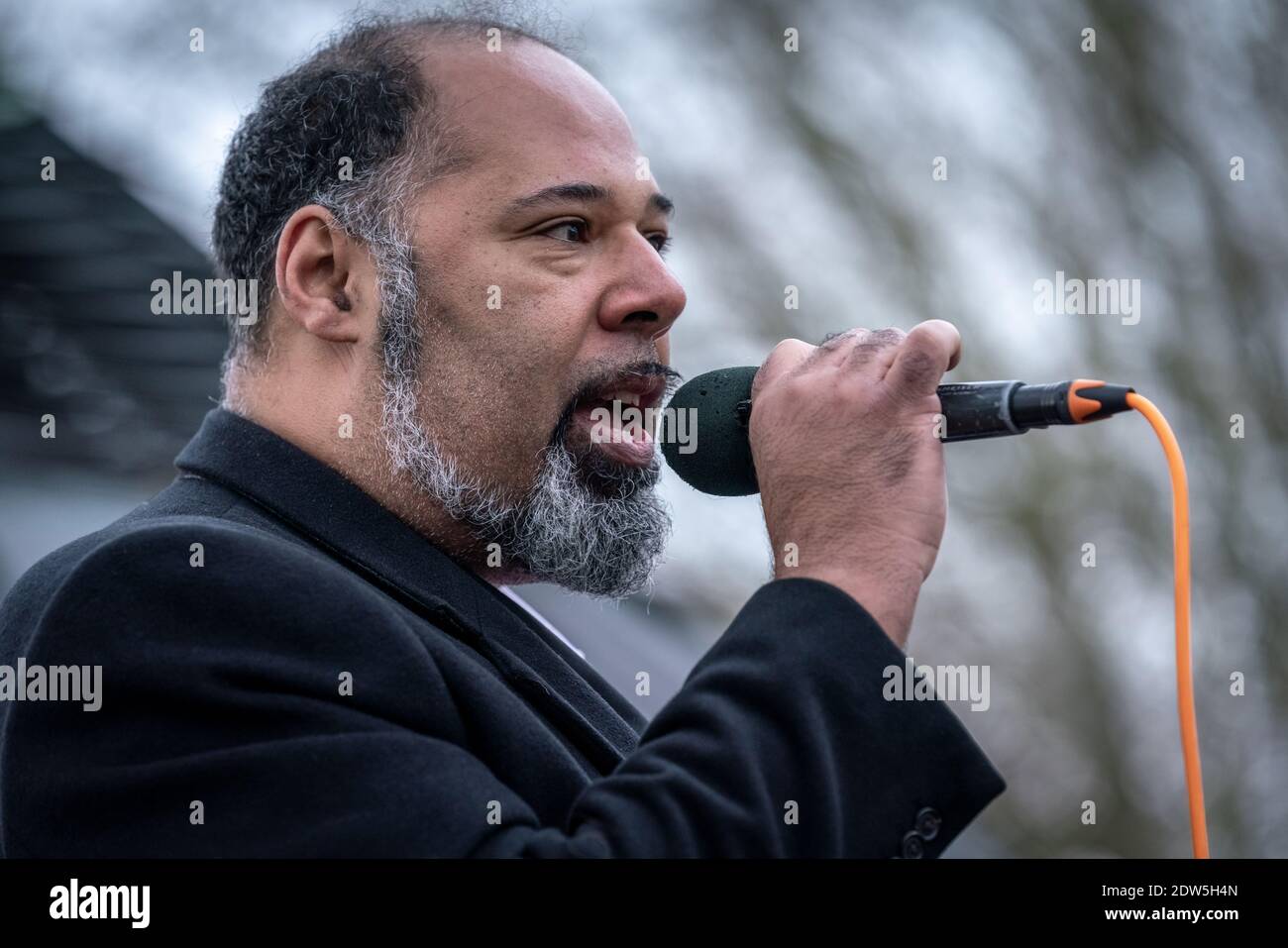 Coronavirus: David Kurten parle lors de la manifestation anti-verrouillage ‘la fête de Noël de Sta sauve’ à Speakerss’ Corner, Hyde Park, Londres, Royaume-Uni. Banque D'Images