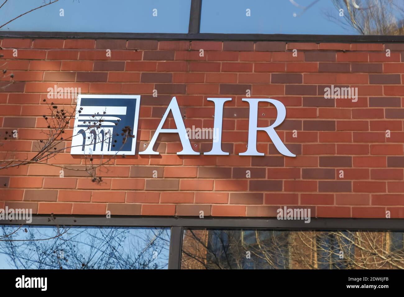 L'American Institutes for Research (AIR) signe et logo sur son siège social à Washington D.C., États-Unis. Banque D'Images