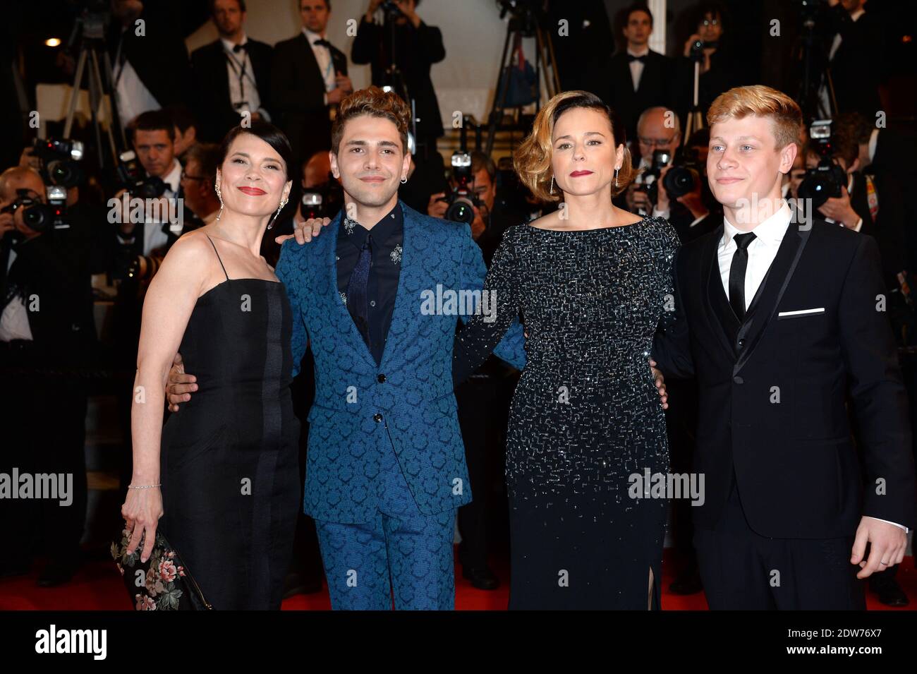 Directeur Xavier Dolan, Anne Dorval, Antoine Olivier Pilon, Suzanne Clement arrivée au Palais des Festivals pour la projection du film Mummy dans le cadre du 67e Festival de Cannes, le 22 mai 2014. Photo de Nicolas Briquet/ABACAPRESS.COM Banque D'Images