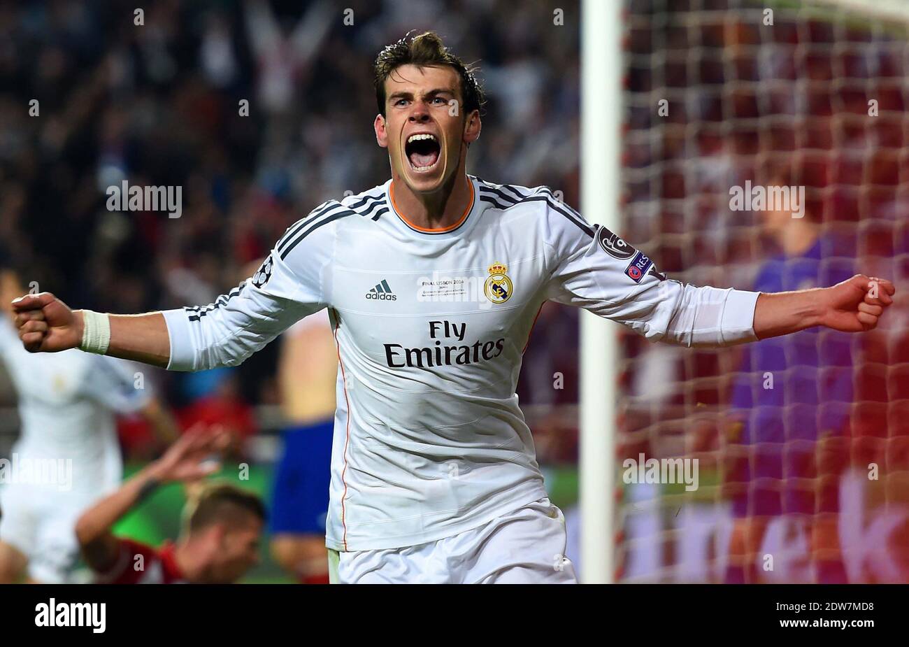 La célébration de Gareth Bale du Real Madrid est le but 1-2 du Real Madrid  lors du match de football final de la Ligue des champions de l'UEFA, le Real  Madrid contre