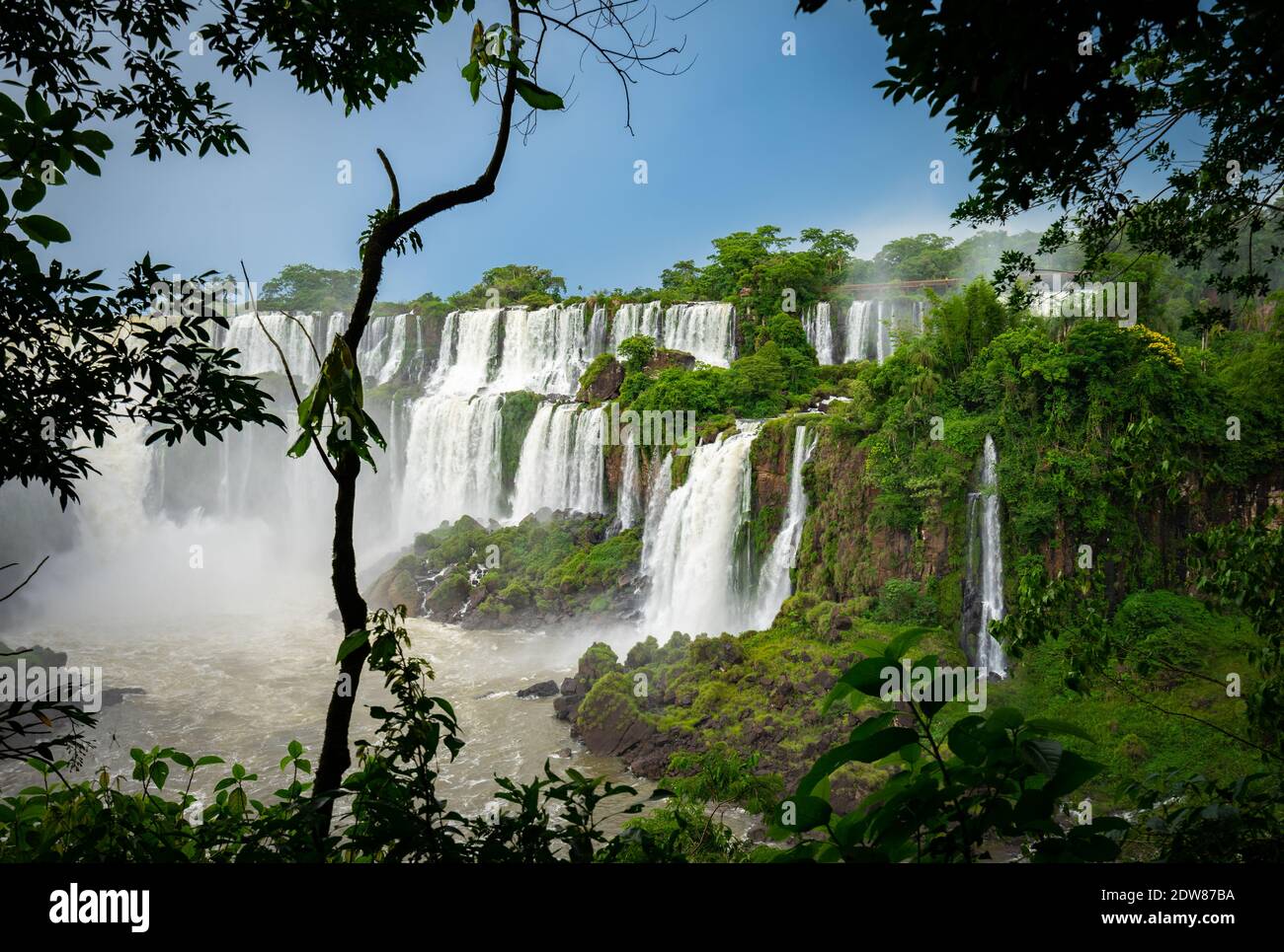 L'une des plus grandes cascades du monde, Foz do Iguaçu (chutes d'Iguaçu), vue du côté argentin Banque D'Images
