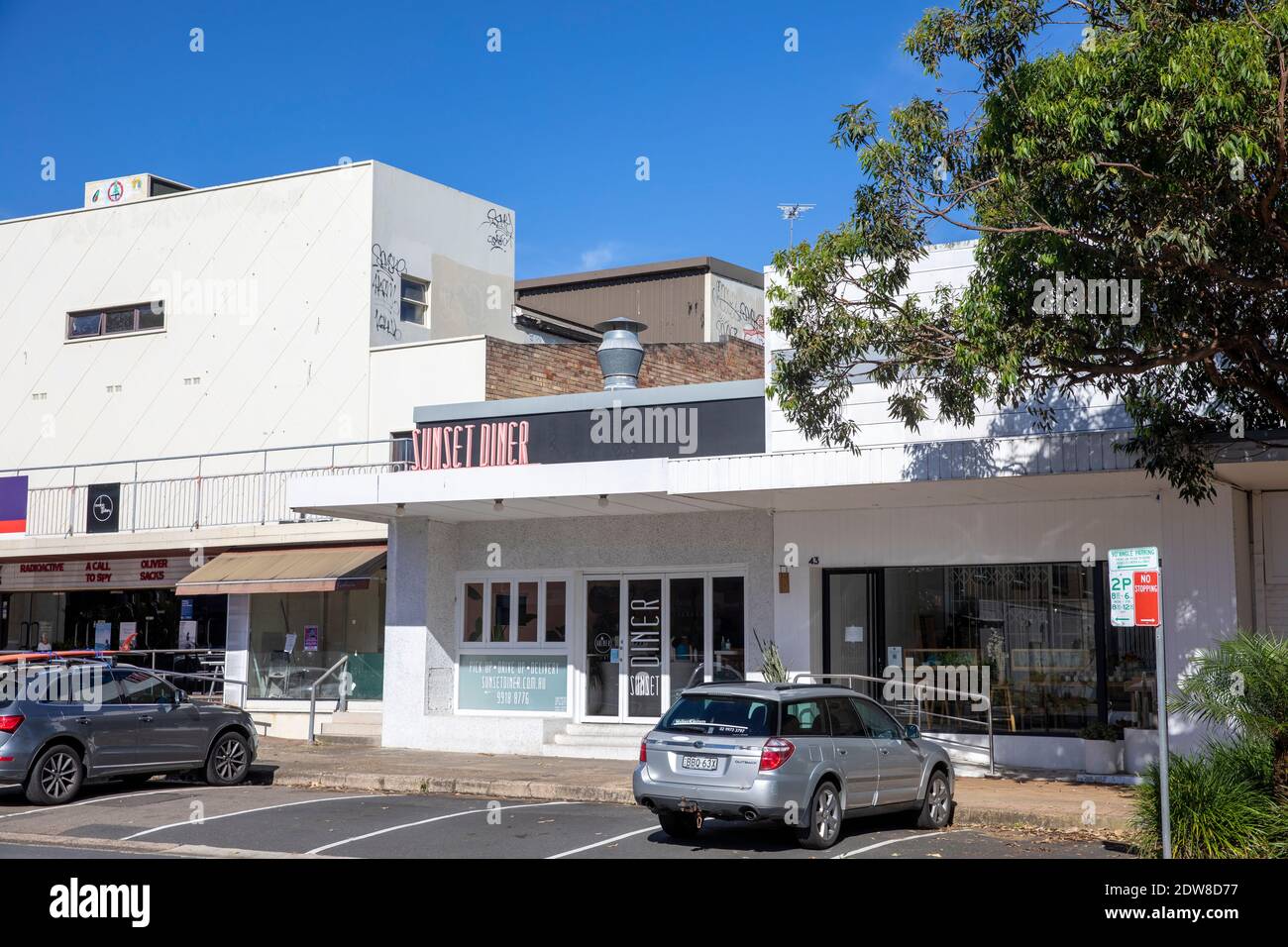 Sydney, Australie. Mercredi 23 décembre 2020. Le gouvernement de Nouvelle-Galles du Sud maintient les plages du nord de Sydney en isolement après l'épidémie de COVID 19 à Avalon Beach. Les rues photographiées d'Avalon sont presque désertes. Credit martin.berry@alamy Live news. Credit: martin Berry/Alay Live News Banque D'Images