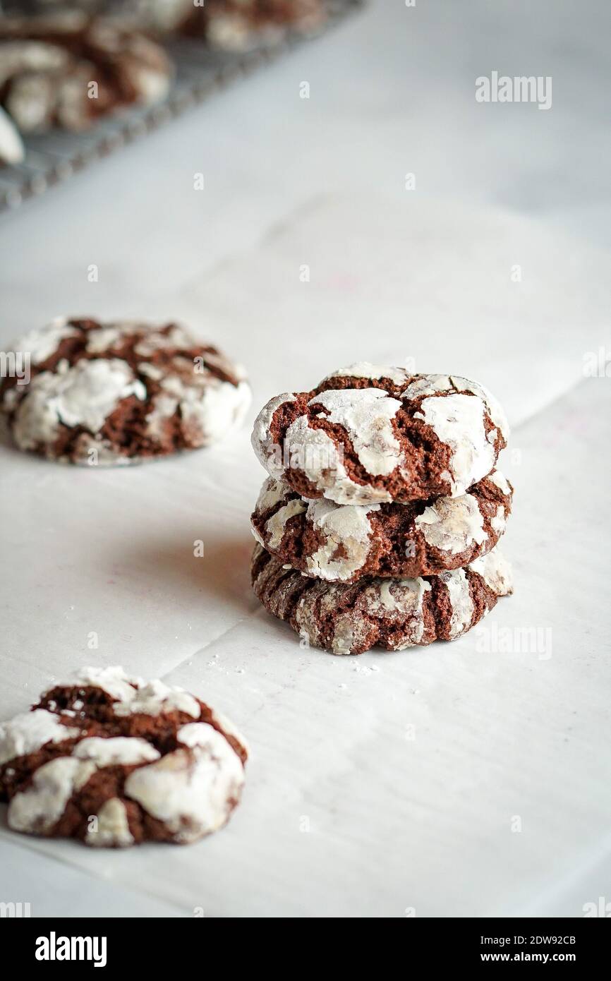 Crinkle Cookies au chocolat Banque D'Images