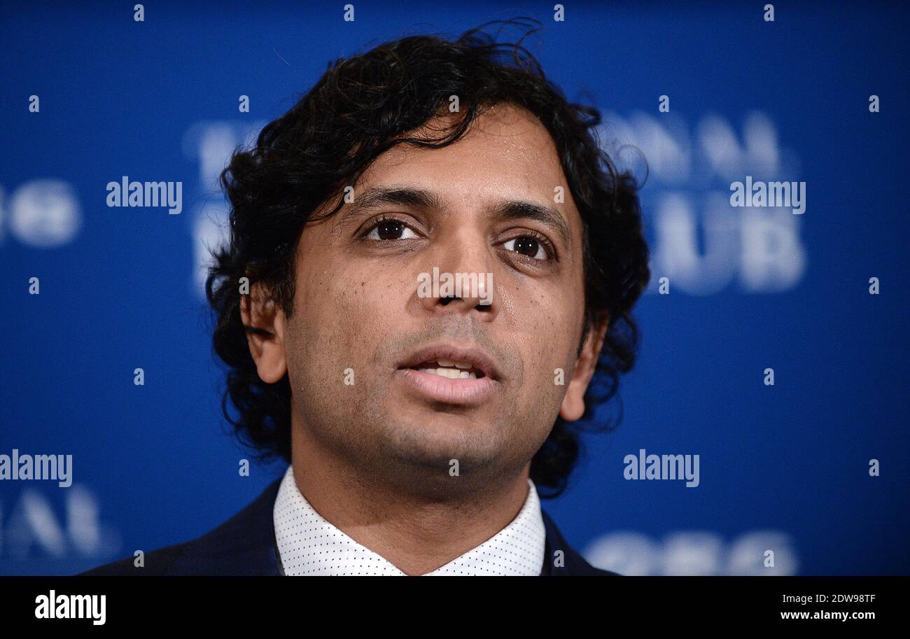 Le réalisateur et scénariste M. Night Shyamalan a prononcé un discours au déjeuner du National Press Club sur la réduction de l'écart de réussite scolaire aux Etats-Unis le 11 juin 2014 à Washington, DC, Etats-Unis. Photo par Olivier Douliery/ABACAPRESS.COM Banque D'Images