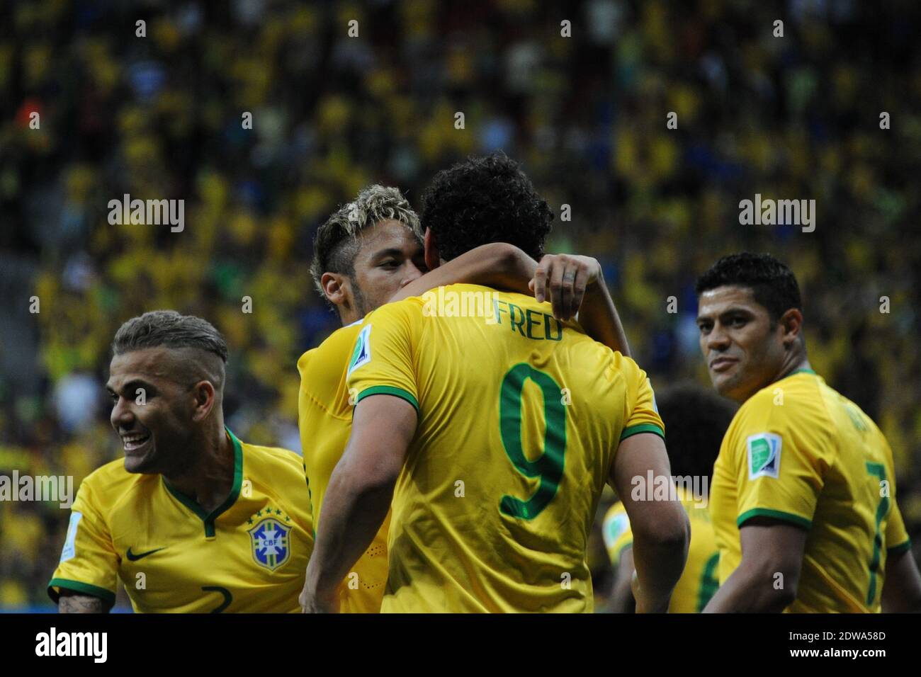 Le brésilien David Luiz, nouveau joueur de PSG montre sa joie après son passage décisif à Fred pour le but 3-1 de la coupe du monde de football 2014 Premier tour Groupe A match Brésil contre Cameroun dans le Stade National, Brazilia, Brésil le 23 juin 2014. Le Brésil a gagné 4-1. Photo de Henri Szwarc/ABACAPRESS.COM Banque D'Images