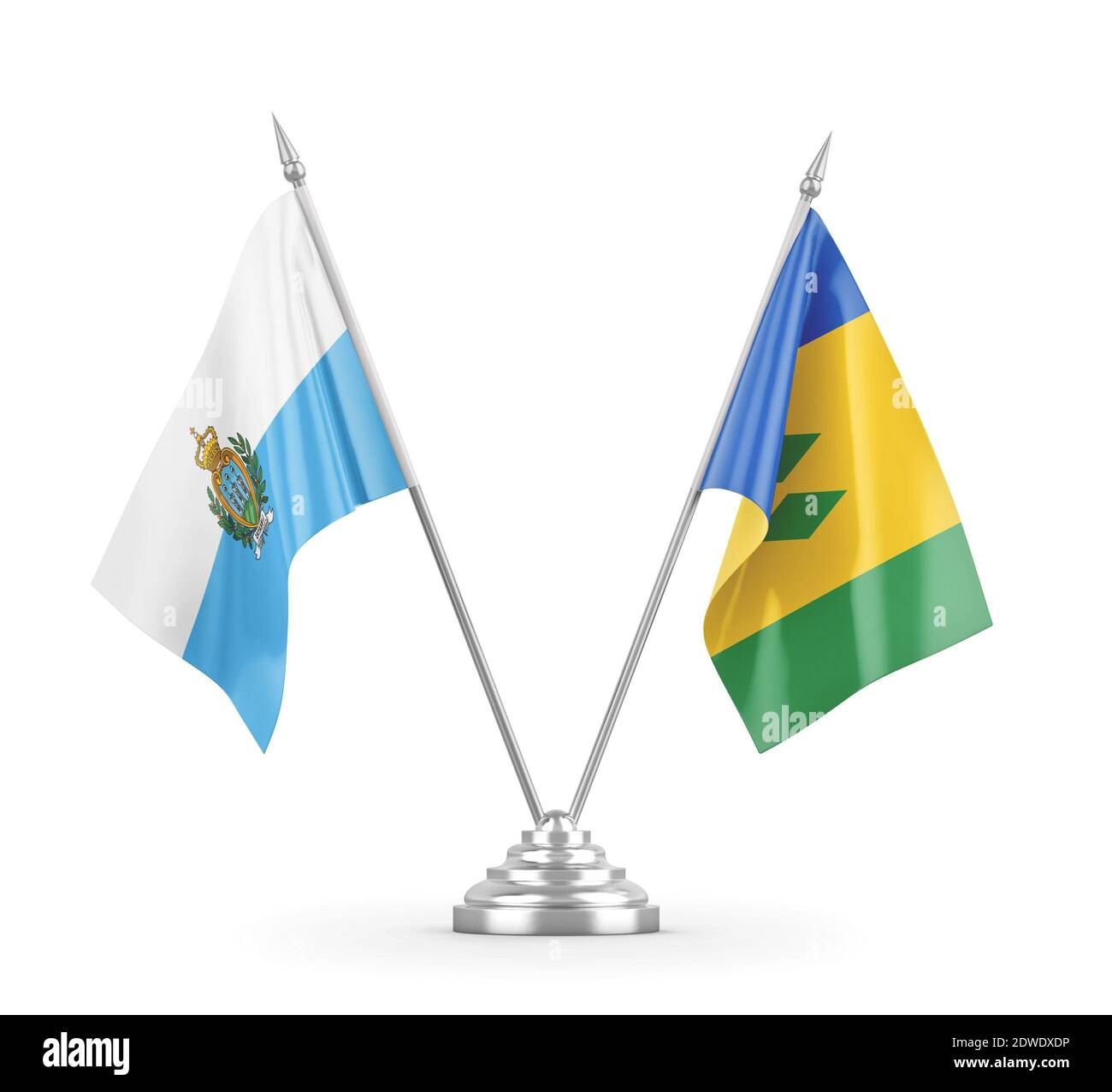 Drapeaux de table Saint-Vincent-et-les Grenadines et Saint-Marin isolé Banque D'Images