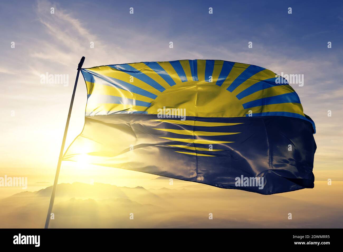 L'oblast de Donetsk du drapeau de l'Ukraine qui agite au lever du soleil brouillard Banque D'Images