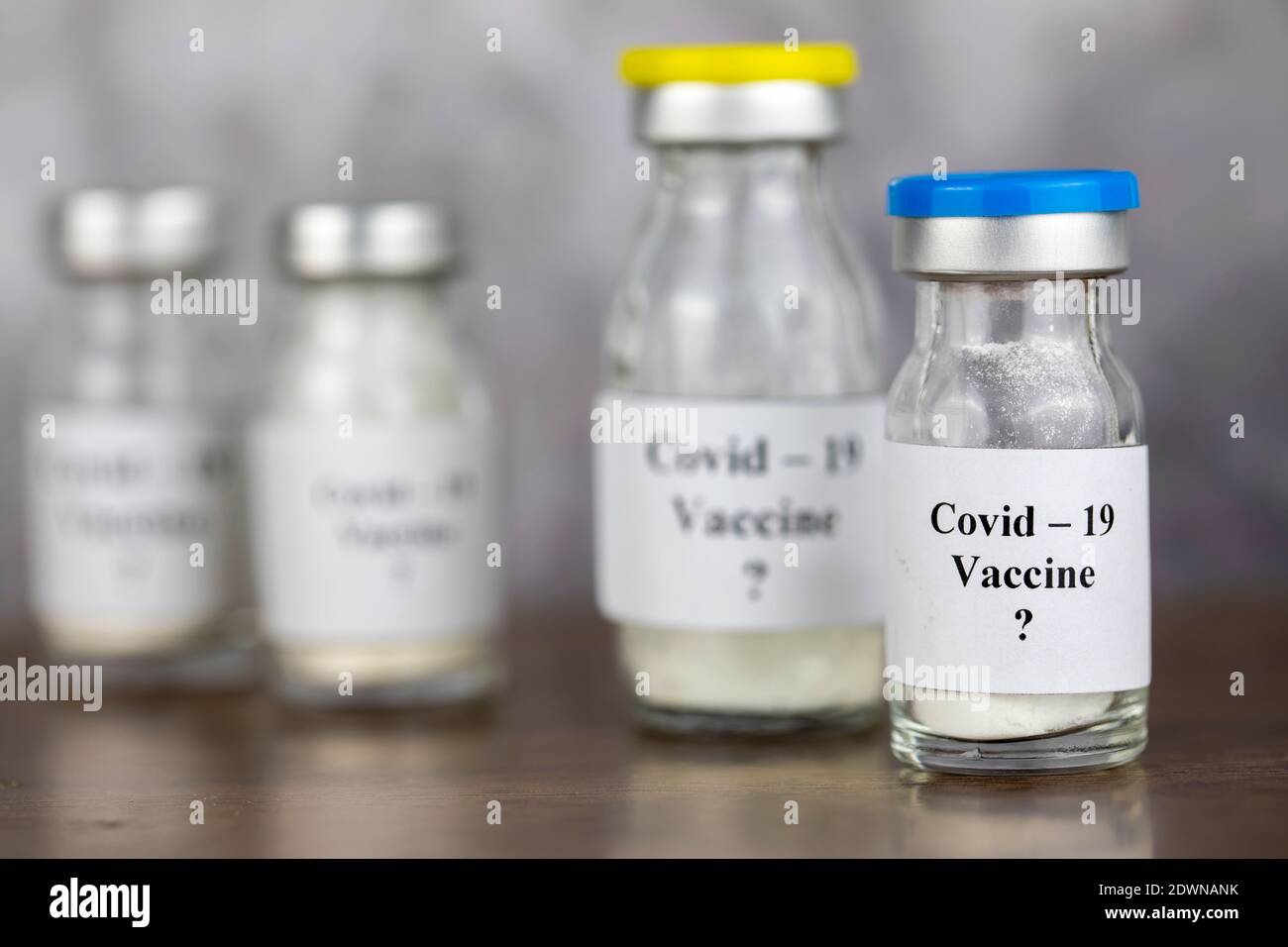 Un flacon avec vaccin et seringue, coronavirus, Covid-19, concept de médecine, science et santé Banque D'Images